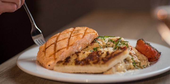 572 Social Kitchen & Lounge